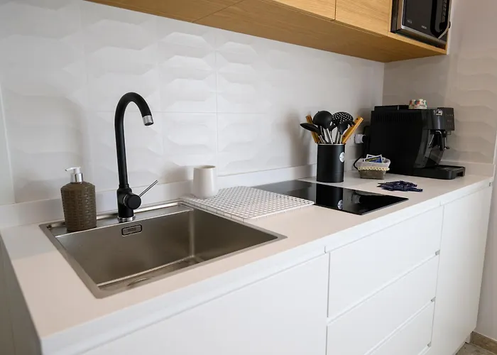 לינה וארוחת בוקר Exclusive פיצו